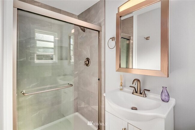 Building Photo - Stylish Mid-Century Modern Retreat | 3BR, ...