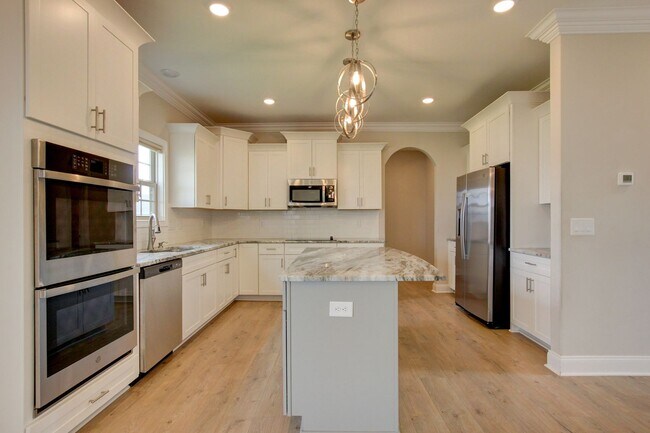 Building Photo - 230 Cotoneaster Ln