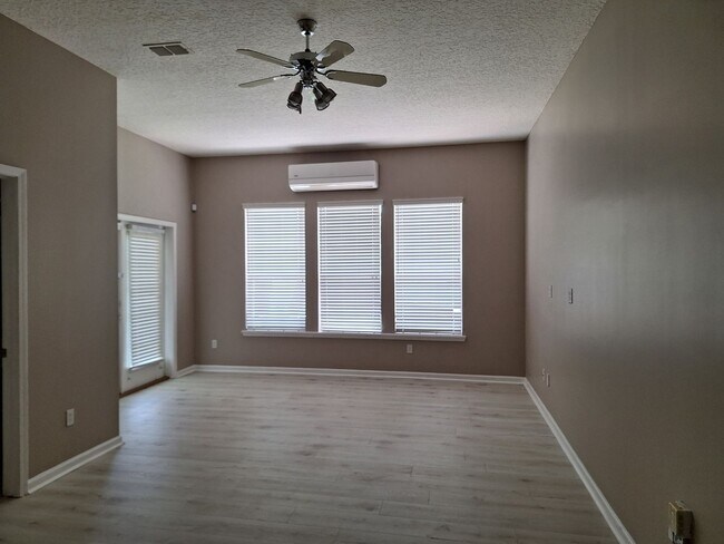 Building Photo - Single Family home in Mandarin