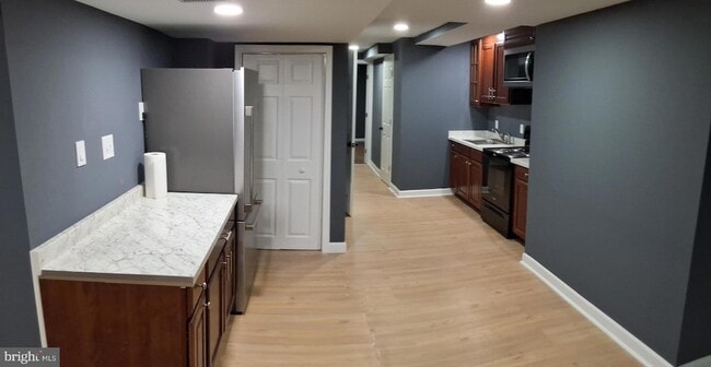 Building Photo - 5011 Woodland Blvd