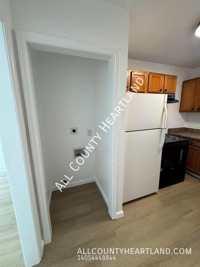 Building Photo - 1700 N Kelham Ave