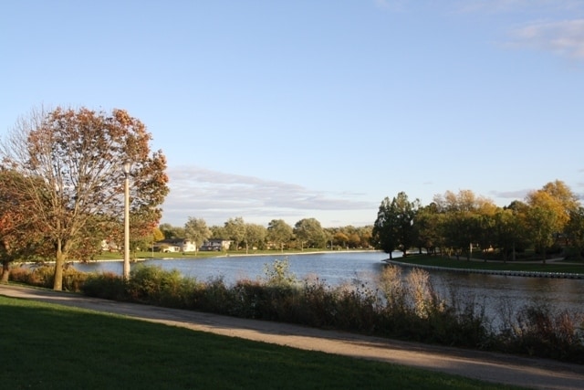 Building Photo - 933 Sagamore Dr