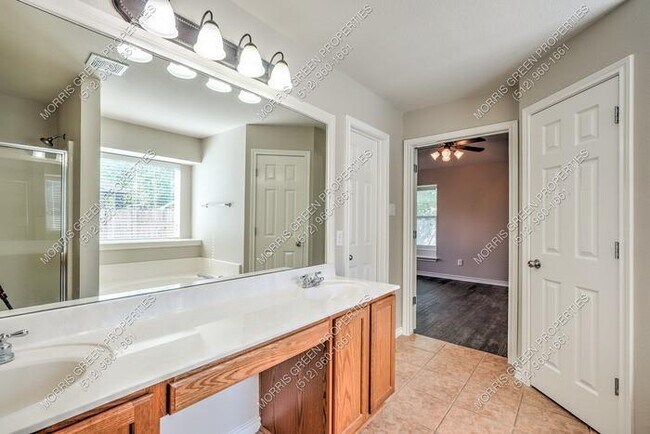 Building Photo - 138 Justin Leonard Dr