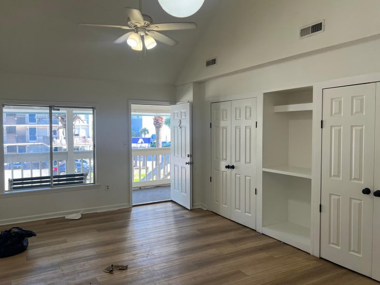 Building Photo - 2100 S Ocean Blvd