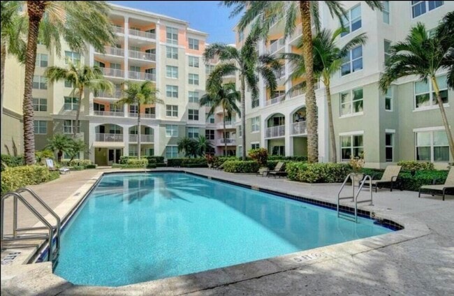 Building Photo - 802 W Windward Way