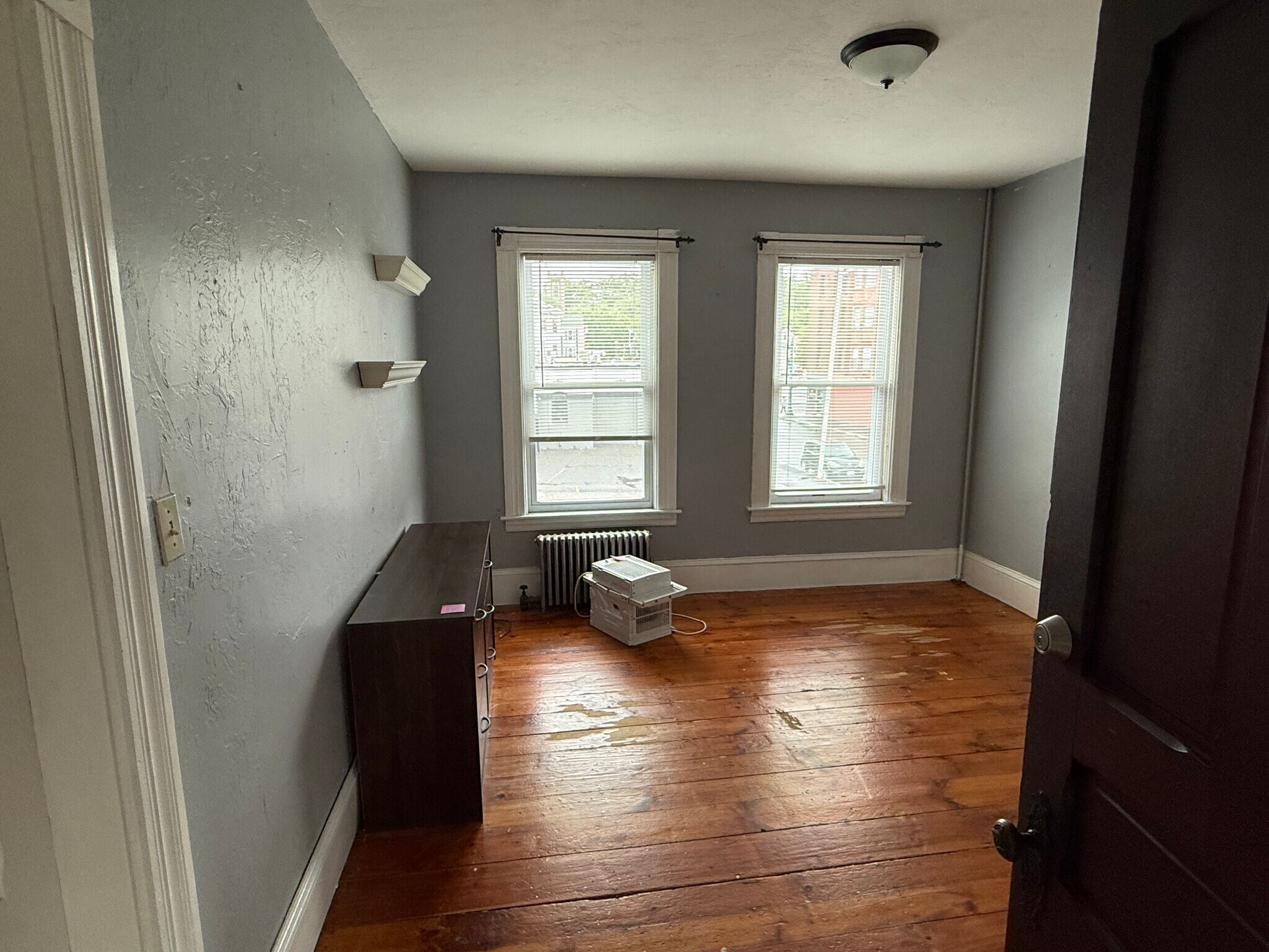 Typical bedroom - 120 West St