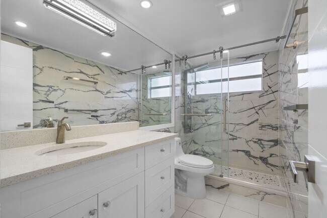 Building Photo - 100 Golden Isles Dr