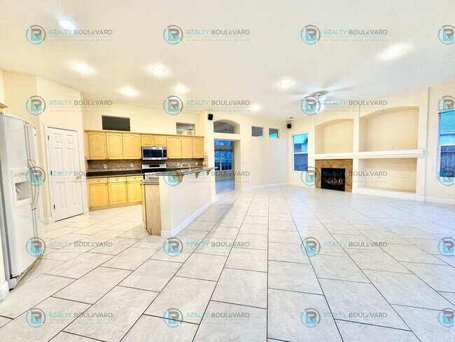 Building Photo - Beautiful 3 Bedroom, 2Bath, 3 Car Garage home in South Reno With Large Back Yard and Hot Tub!