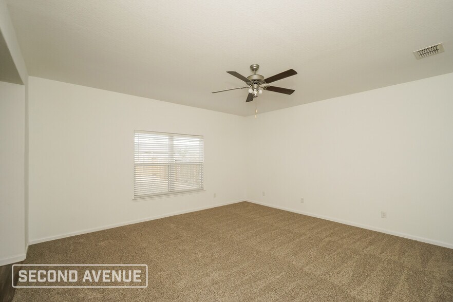 Building Photo - 3027 Jackson Smt