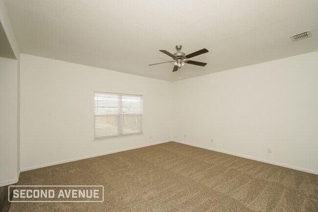 Building Photo - 3027 Jackson Smt