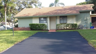 Building Photo - 3940 Arelia Dr S