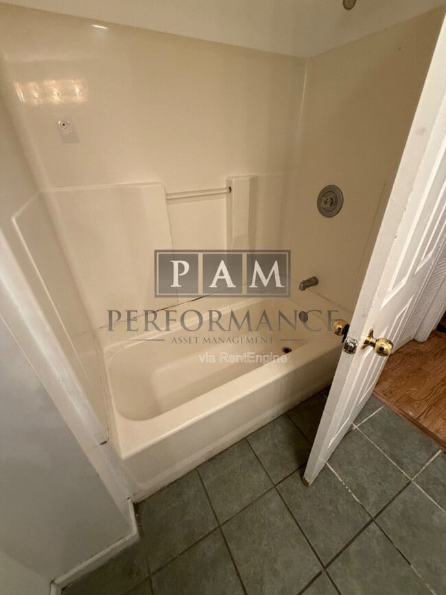 Building Photo - 1208 59th St