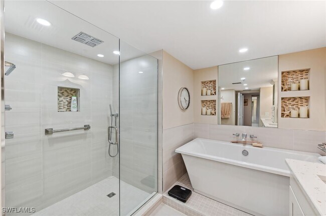 Building Photo - 6361 Pelican Bay Blvd