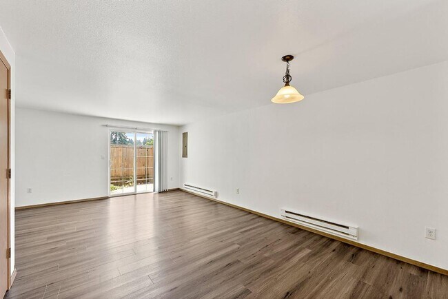 Building Photo - Ewert 3010
