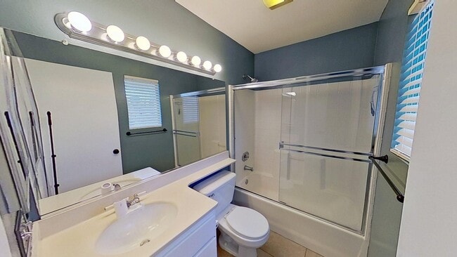 Building Photo - 1 Breakers Ln