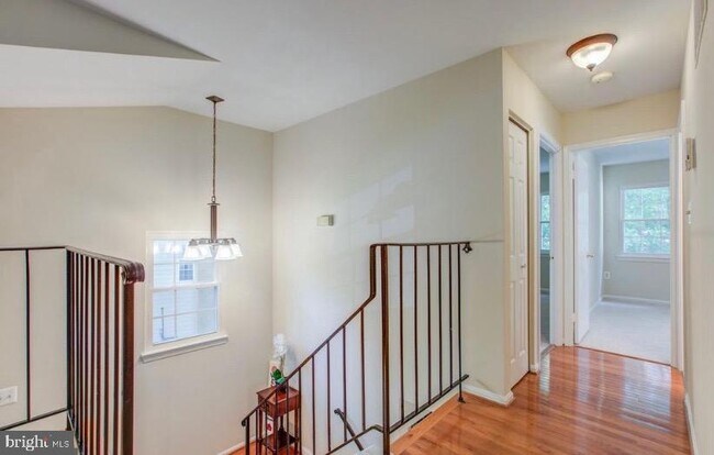 Building Photo - 10050 Wood Sorrels Ln