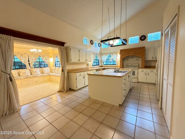 Building Photo - 4120 Ponds Dr