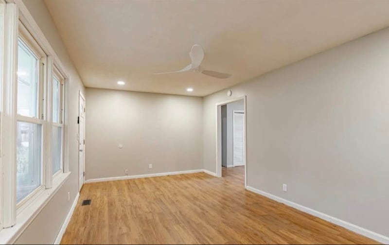 Building Photo - 505 W Walnut St