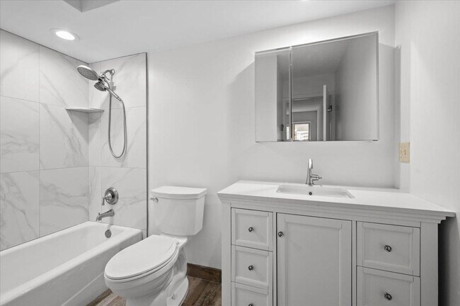 Building Photo - 605 Heritage Hills