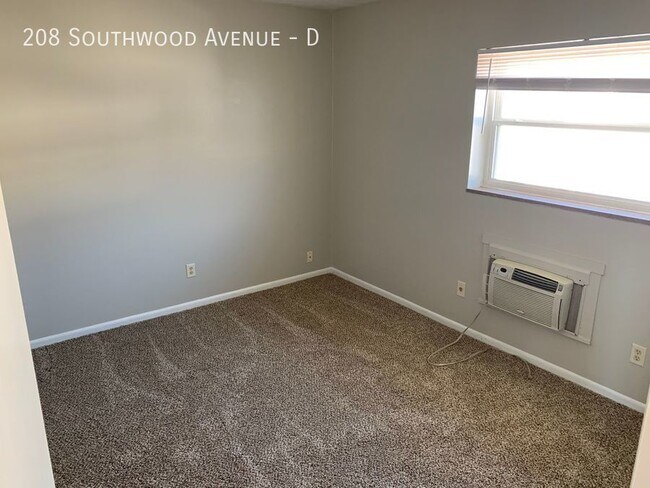 Building Photo - 208 Southwood Ave