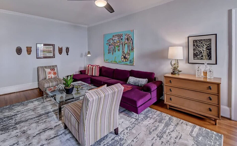 Building Photo - 518 Lamar Ave