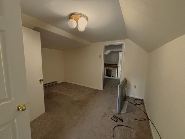 Building Photo - MOVE IN SPECIAL! 3-Bedroom Home in Parklan...