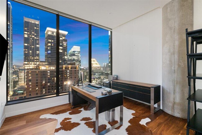 Building Photo - 210 Lavaca St