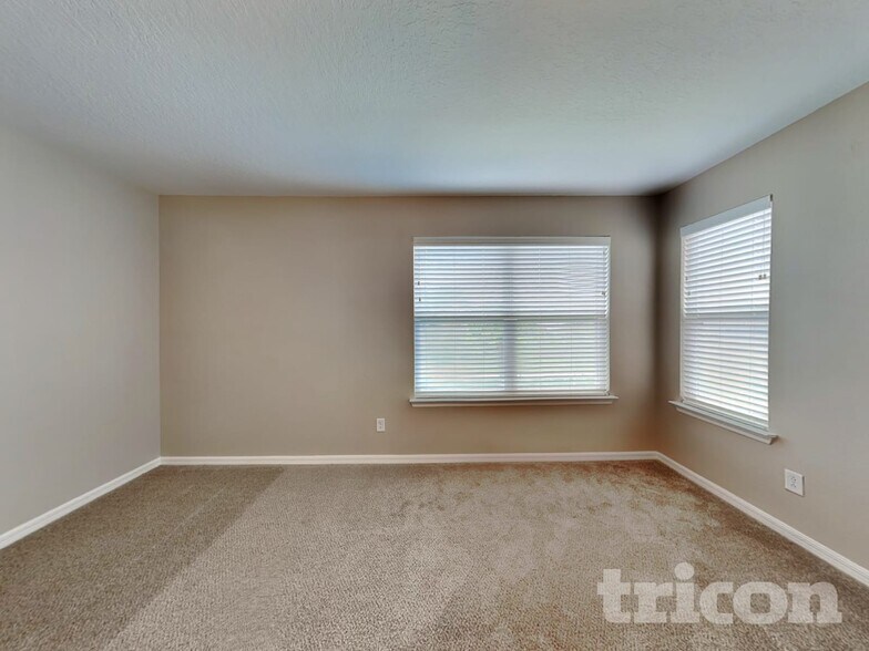 Building Photo - 282 Aberdeen St