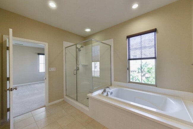 Building Photo - 3b/2.5b Cypress Village Irvine House for rent