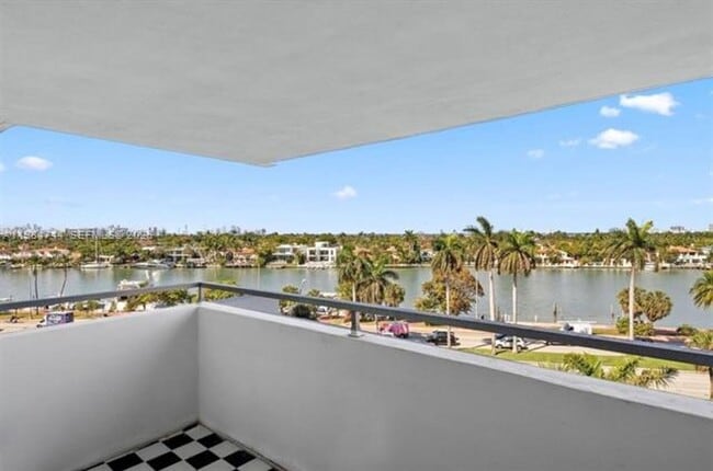 Building Photo - 5255 Collins Ave