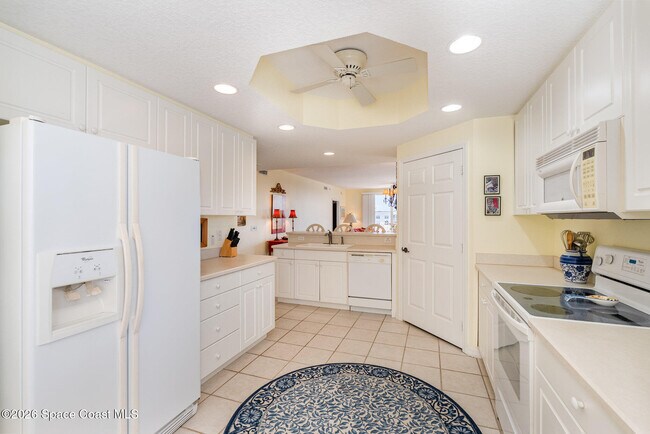 Building Photo - 8961 Lake Dr