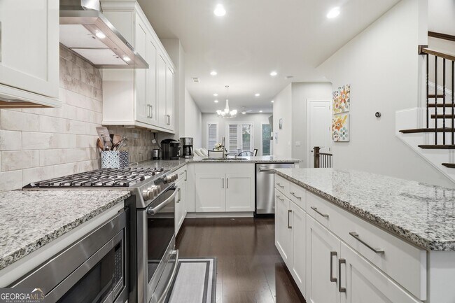 Building Photo - 4245 Deming Cir