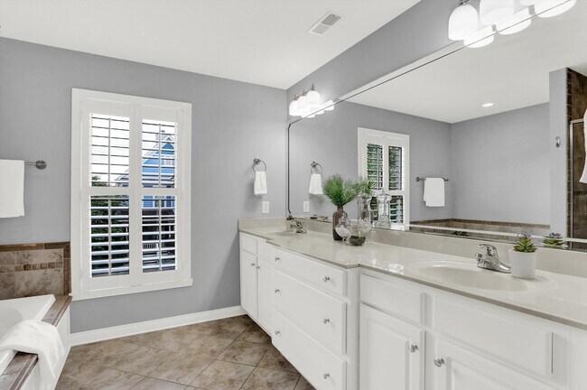 Building Photo - 12665 Apsley Ln