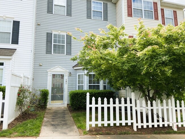 Building Photo - 3030 Barrymore St