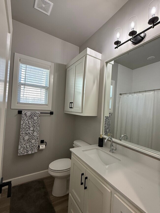 Building Photo - 15409 Caspian Ln