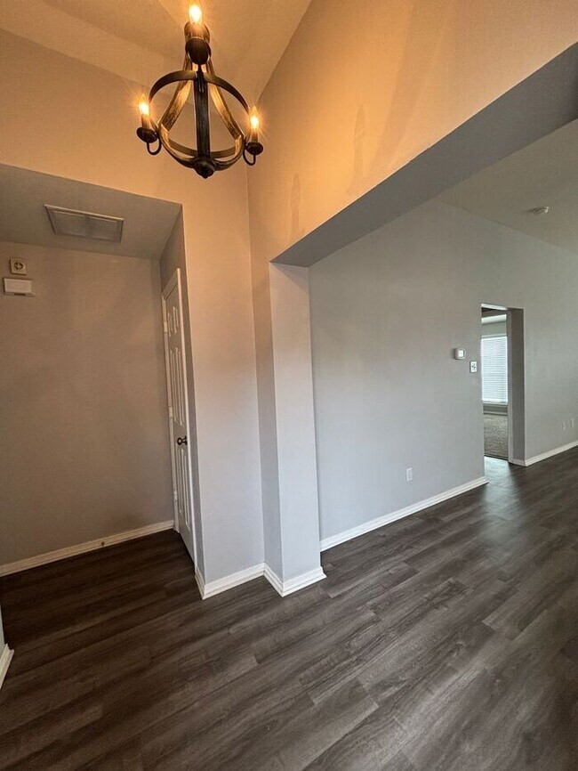 Building Photo - 112 Pepperbush Ln