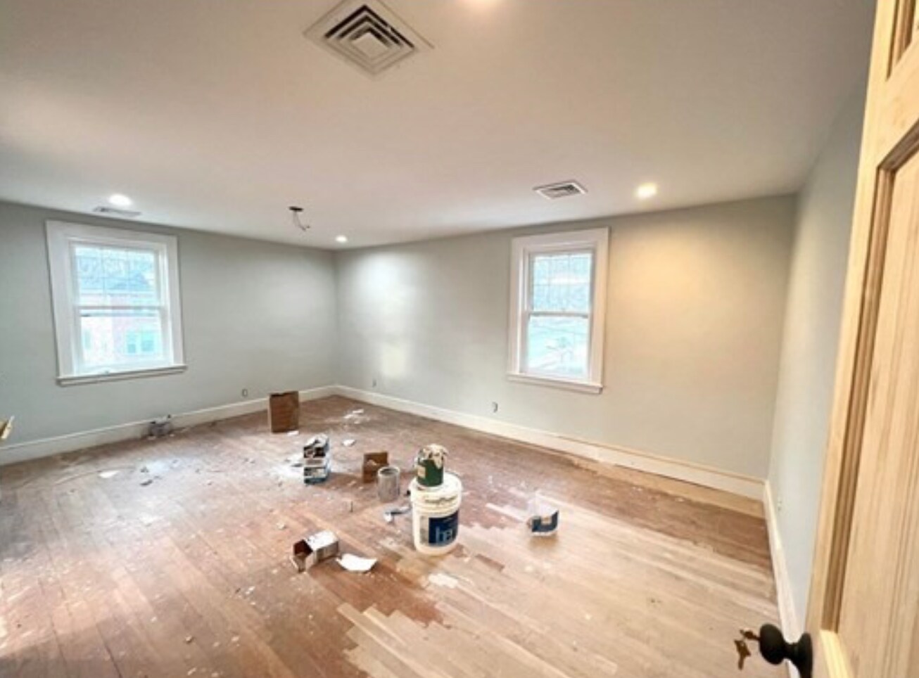 Building Photo - 171 Forest St