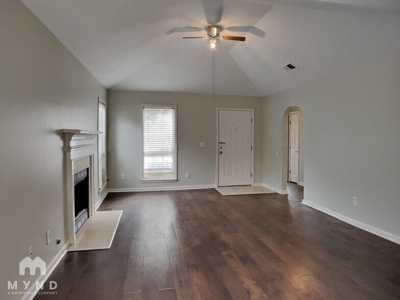 Building Photo - 378 Walker Way