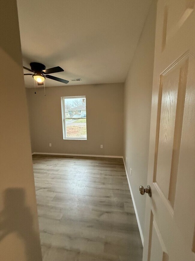 Building Photo - 1420 W Scott St