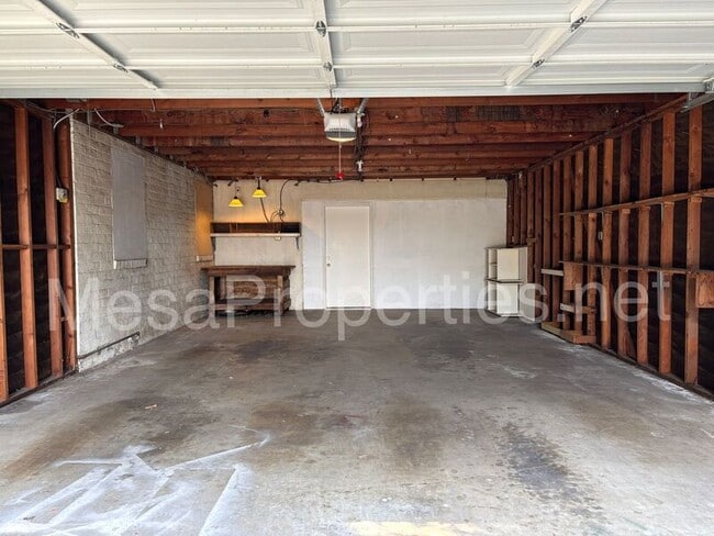 Building Photo - 1480 N Mills Ave