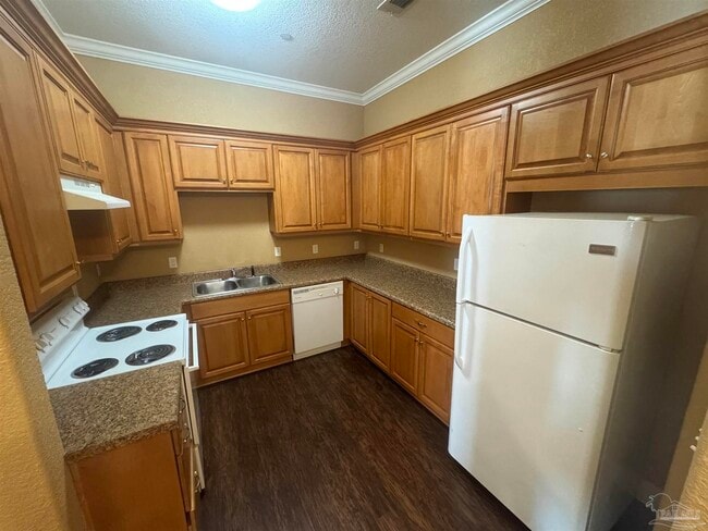 Building Photo - 7071 Lake Joanne Dr