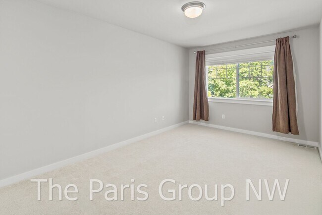 Building Photo - Stunning 3438sf Newcastle Craftsman Near T...