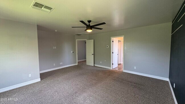 Building Photo - 11460 W St John Rd