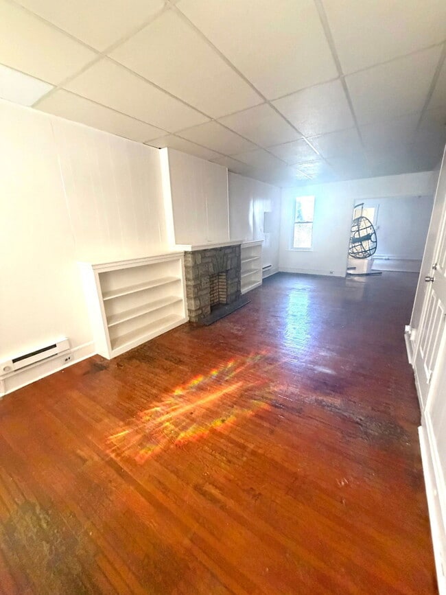 Building Photo - 839 E Orange St