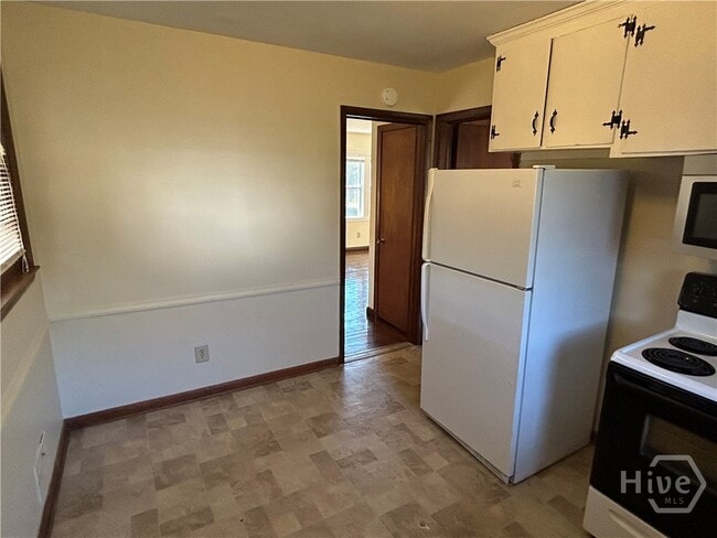 Building Photo - 190 Northcrest Dr