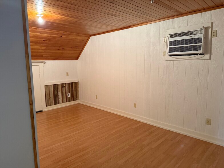 Building Photo - 4116 Charles G Dr