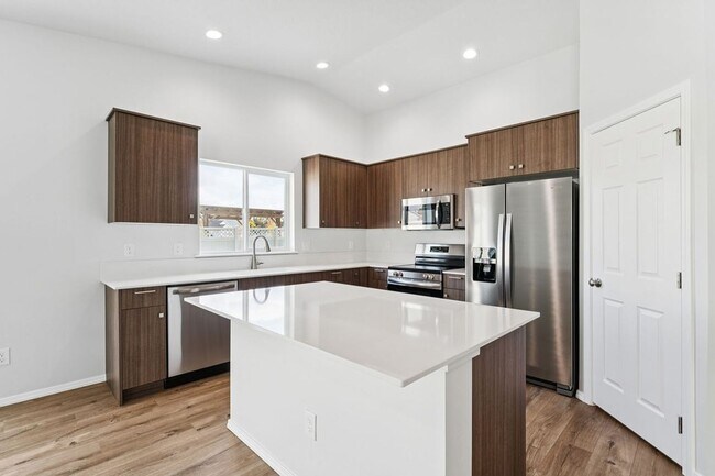 Building Photo - Brand New 4 Bed 2 Bath Home Located in Caldwell