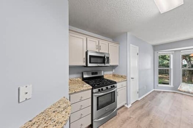 Building Photo - Beautiful Niceville Home!