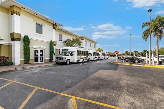 Building Photo - 142 Kent St