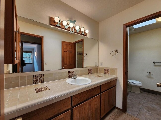 Building Photo - 246 Loma Entrada